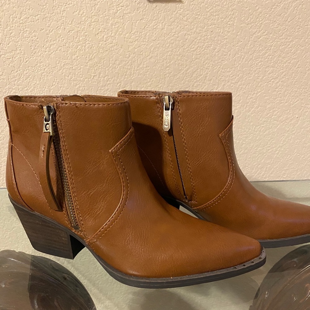 Circus Dam Eldenmam booties